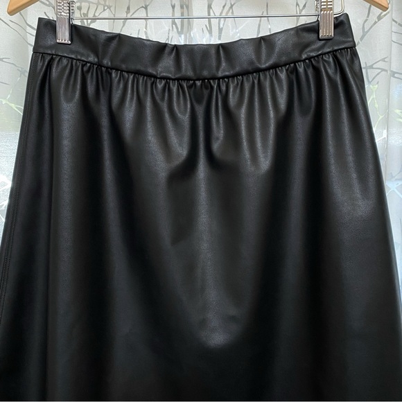 WOLFORD Black faux vegan leather high waisted a-line mini skirt - Picture 3 of 10